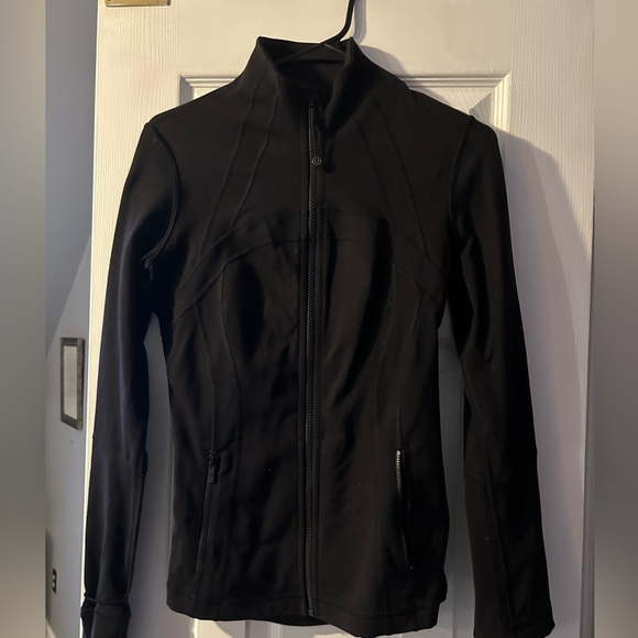 Lululemon Size 6 Zipup - Picture 1 of 3